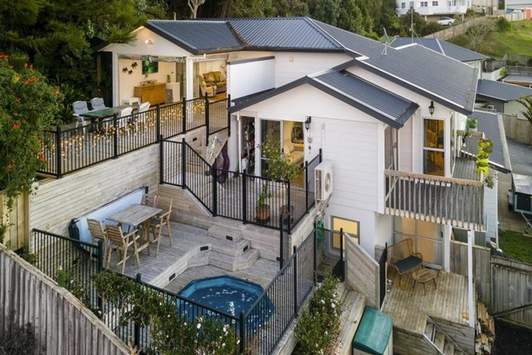 Photo of property in 40 Awaruku Road, Torbay, Auckland, 0630