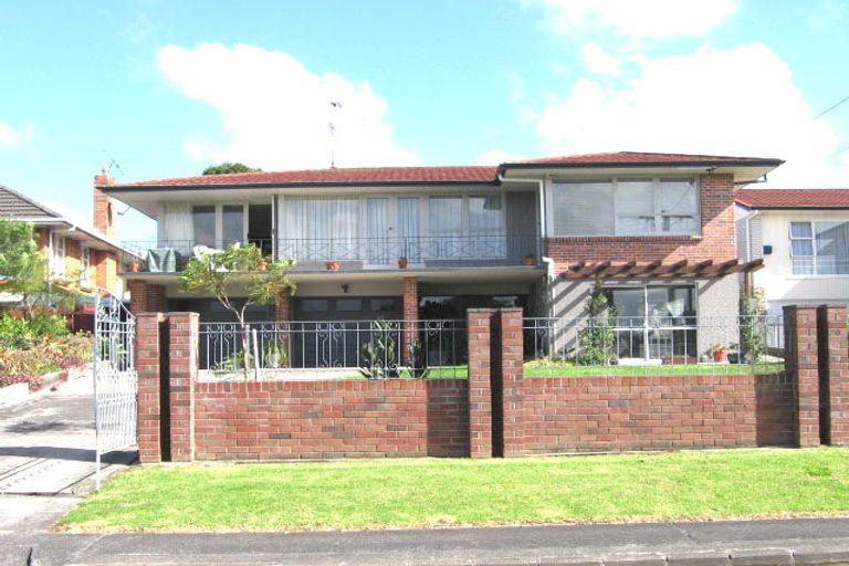 Photo of property in 76 Jaemont Avenue, Te Atatu South, Auckland, 0610