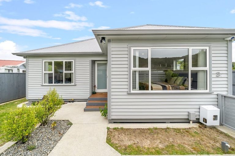 Photo of property in 3c Moohan Street, Wainuiomata, Lower Hutt, 5014