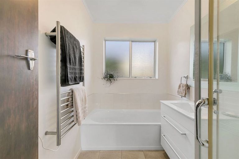 Photo of property in 14 Spey Place, Papakowhai, Porirua, 5024