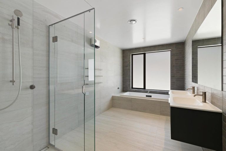 Photo of property in 6 Red Deer Rise, Kelvin Heights, Queenstown, 9300