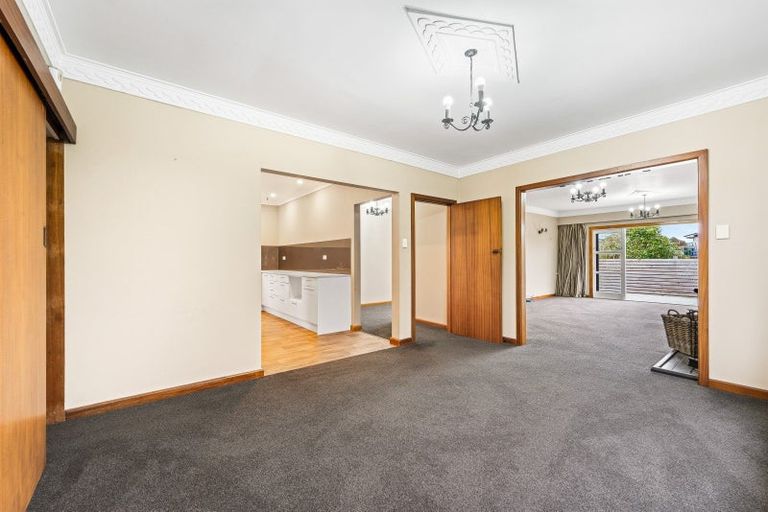 Photo of property in 15 Swansea Street, Hokowhitu, Palmerston North, 4410
