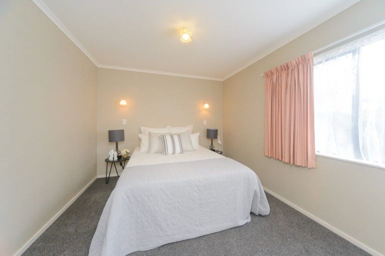Photo of property in 45 Manapouri Crescent, Hokowhitu, Palmerston North, 4410