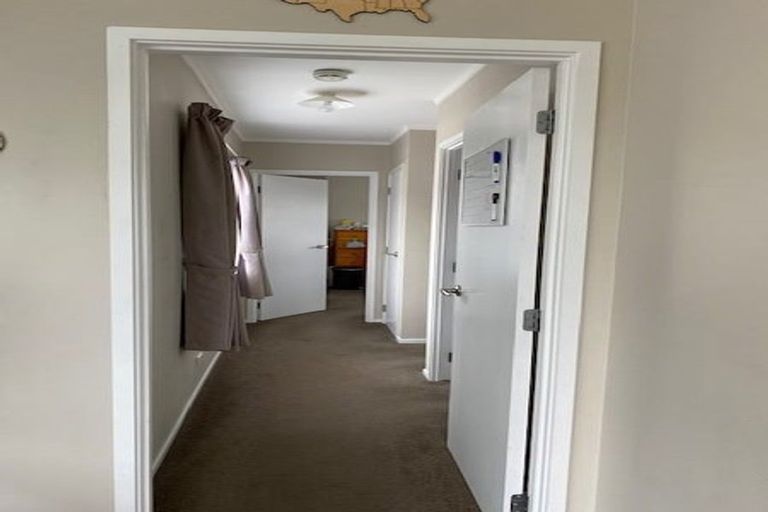 Photo of property in 96 Hutchinsons Road, Bucklands Beach, Auckland, 2014