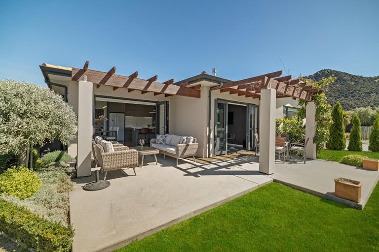 Photo of property in 11 Marbleleaf Lane, Albert Town, Wanaka, 9305