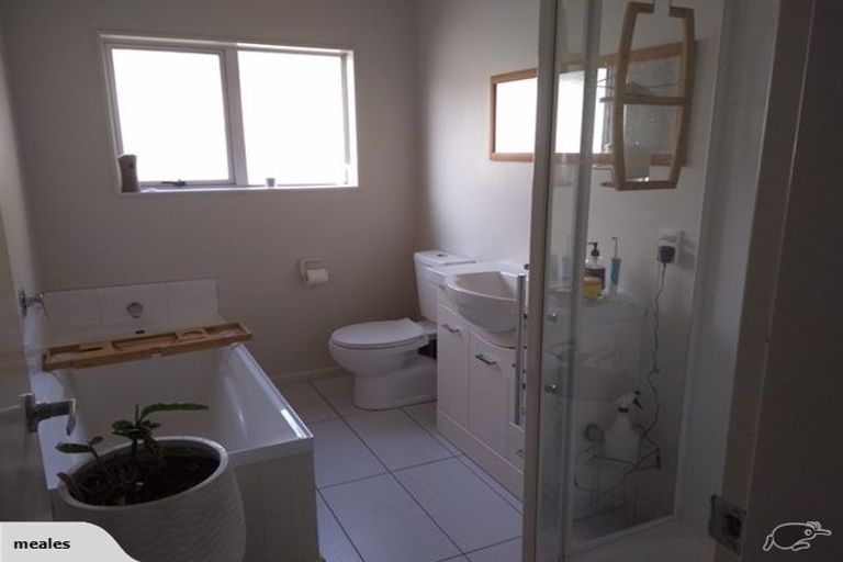 Photo of property in 10 Moonraker Place, Whitby, Porirua, 5024