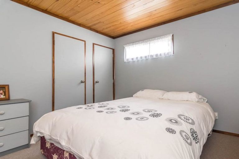 Photo of property in 1/65 Cliff View Drive, Green Bay, Auckland, 0604