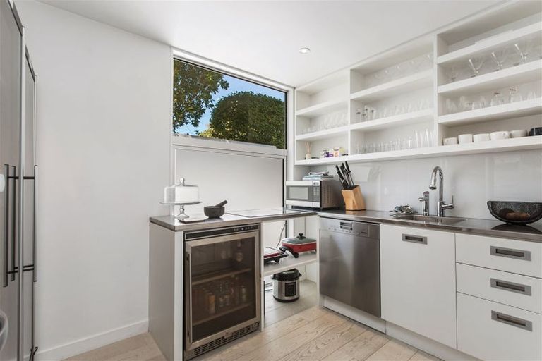 Photo of property in 39 Weka Street, Fendalton, Christchurch, 8041