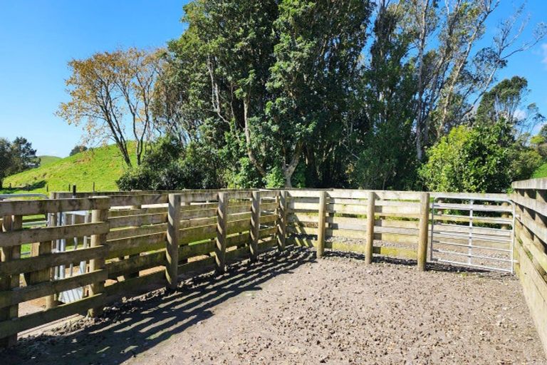 Photo of property in 868 Upland Road, Egmont Village, New Plymouth, 4372