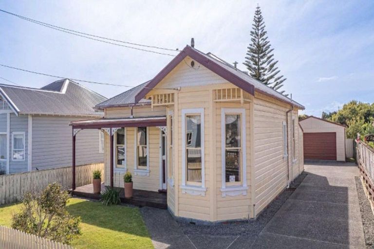 Photo of property in 36 Tawa Street, Gonville, Whanganui, 4501