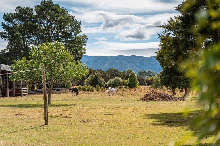 Photo of property in 121 Humphries Street, Woodside, Greytown, 5794