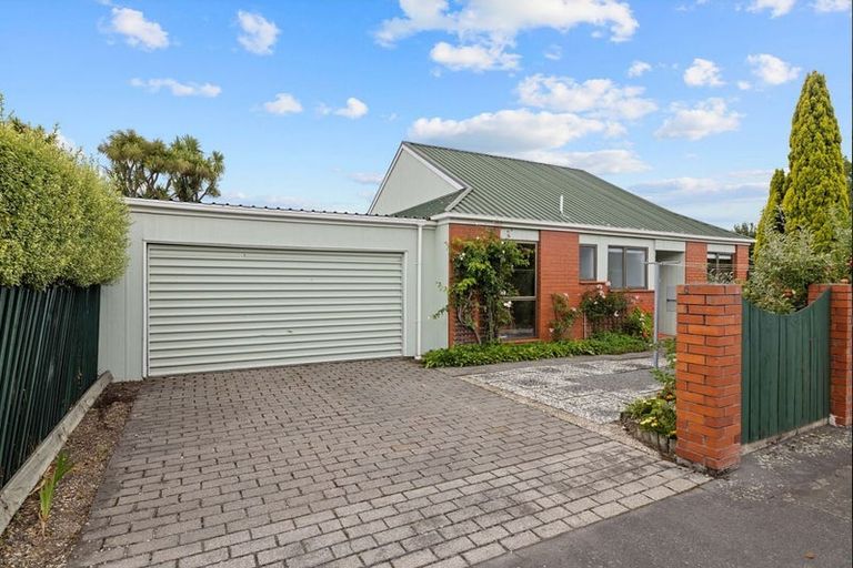 Photo of property in 1/47 Memorial Avenue, Ilam, Christchurch, 8053