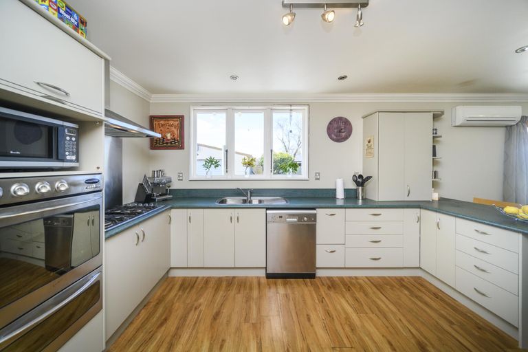 Photo of property in 131 Cook Street, West End, Palmerston North, 4410