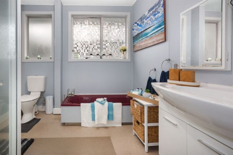 Photo of property in 32 Desert Gold Street, Ascot Park, Porirua, 5024