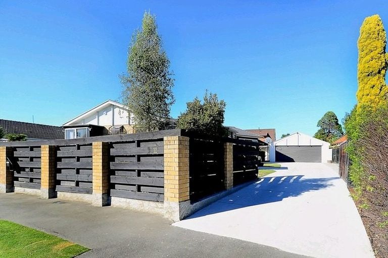 Photo of property in 11 Beeston Place, Redwood, Christchurch, 8051