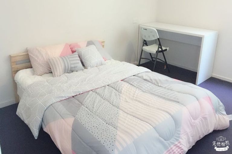 Photo of property in 49a Forrest Hill Road, Milford, Auckland, 0620