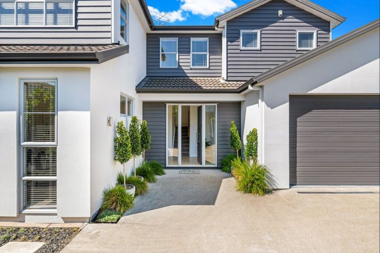 Photo of property in 11a Church Street, Northcote Point, Auckland, 0627