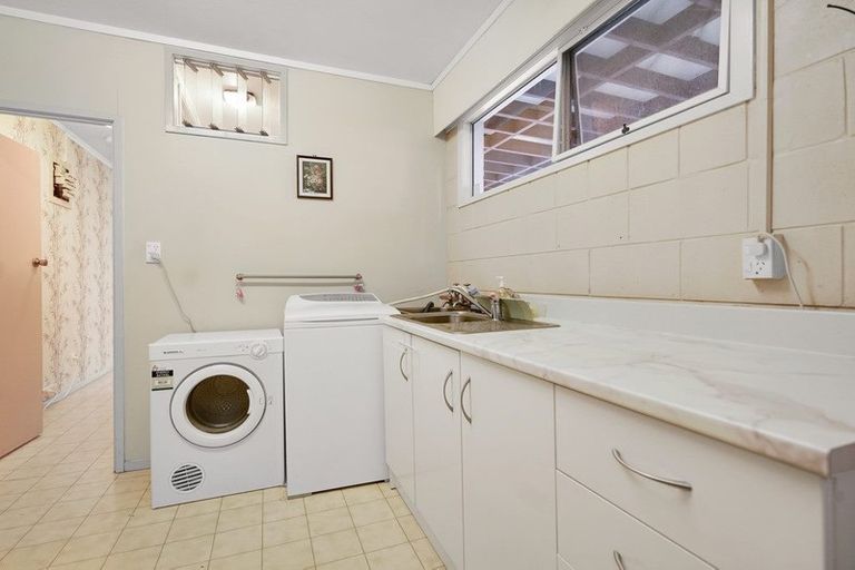 Photo of property in 16 Taitua Drive, Te Atatu South, Auckland, 0610