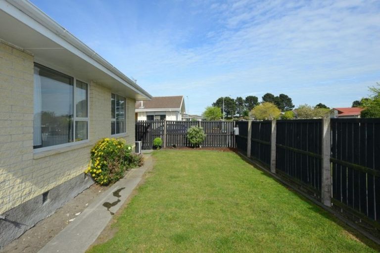 Photo of property in 1/102 Hay Street, Bromley, Christchurch, 8062