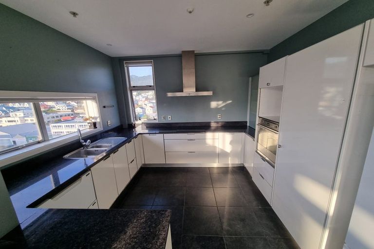 Photo of property in Grandstand Apartments, 38/80 Kent Terrace, Mount Victoria, Wellington, 6011