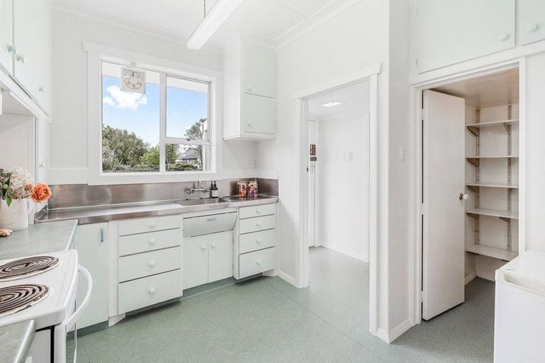 Photo of property in 57 Hargest Crescent, Saint Kilda, Dunedin, 9012