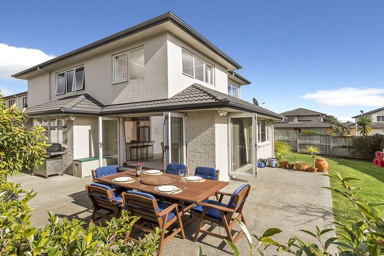 Photo of property in 16 Stornaway Drive, Flat Bush, Auckland, 2016