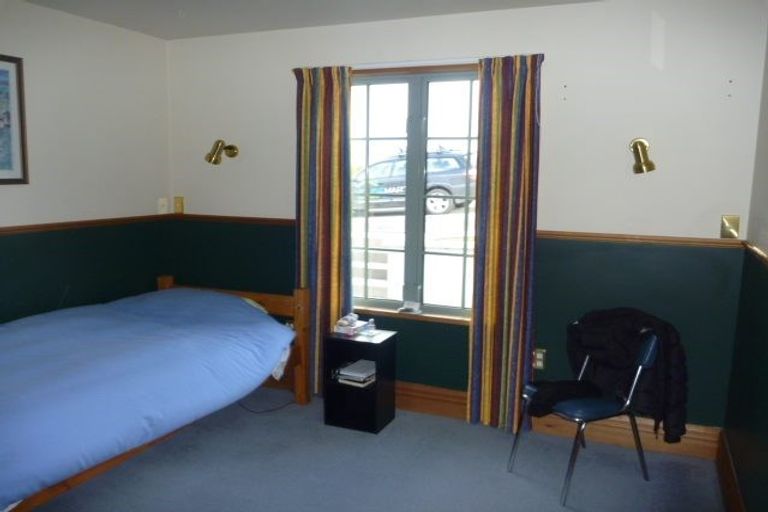 Photo of property in 49 Cedar Drive, Kelvin Heights, Queenstown, 9300