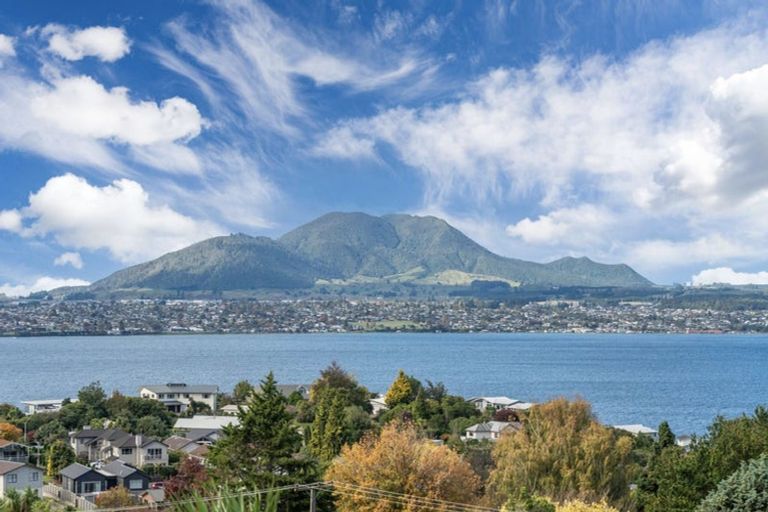 Photo of property in 38 Mapara Road, Acacia Bay, Taupo, 3385