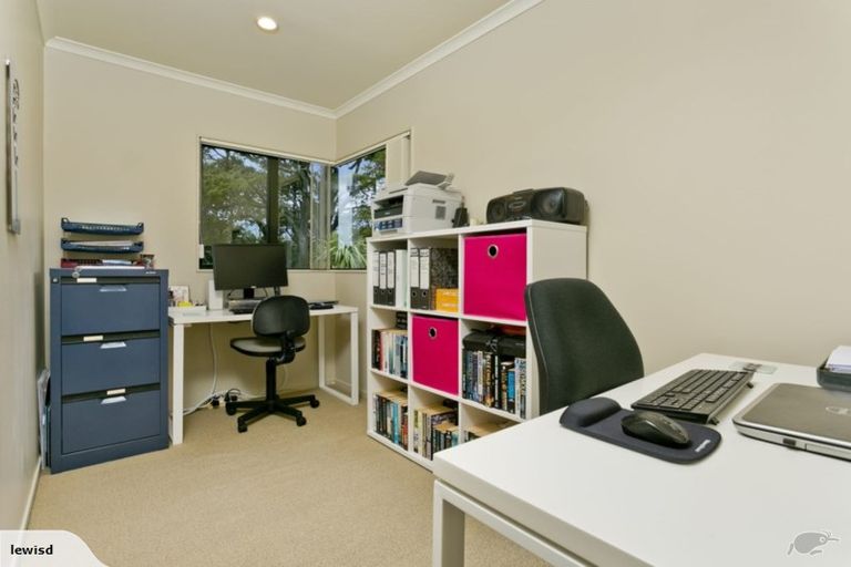 Photo of property in 1/40 Tui Glen Road, Birkenhead, Auckland, 0626