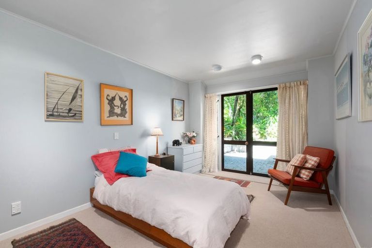 Photo of property in 15 Kaitawa Road, York Bay, Lower Hutt, 5013