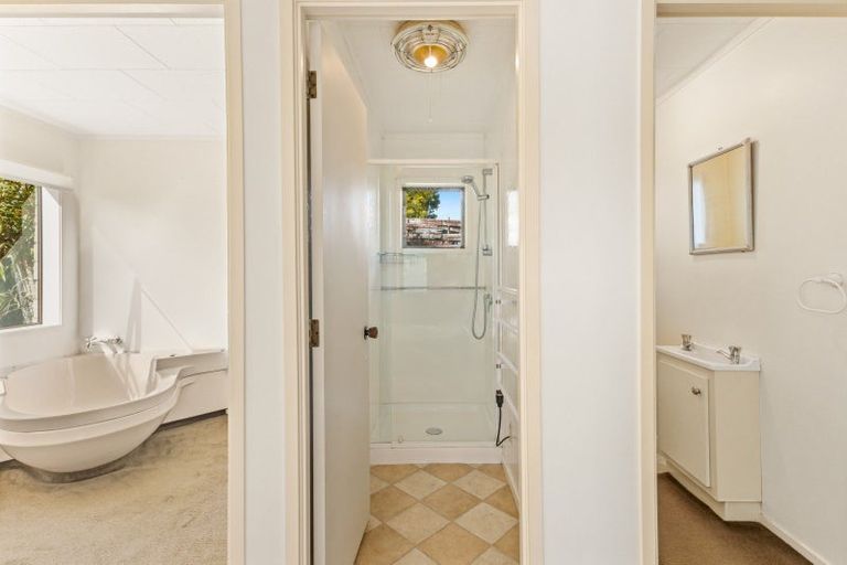 Photo of property in 9 Falls View Road, Haruru, 0204