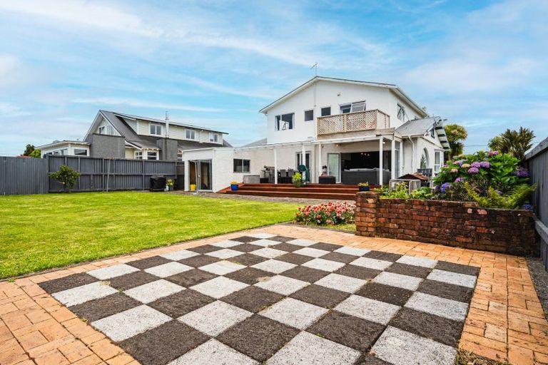 Photo of property in 191 Carrington Street, Lower Vogeltown, New Plymouth, 4310