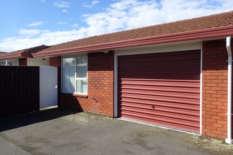 Photo of property in 2/10 Leslie Street, Upper Riccarton, Christchurch, 8041