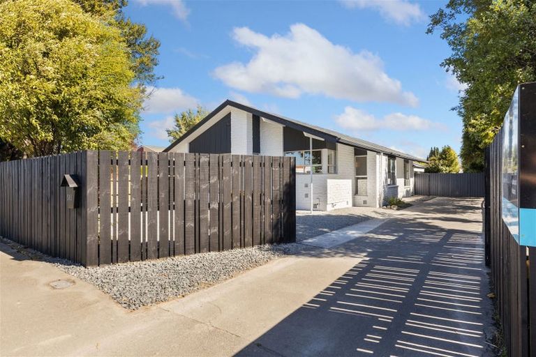 Photo of property in 385 Main North Road, Redwood, Christchurch, 8051