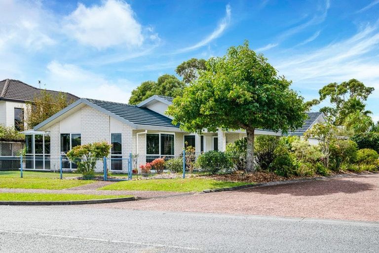 Photo of property in 42 Sunhill Road, Sunnyvale, Auckland, 0612