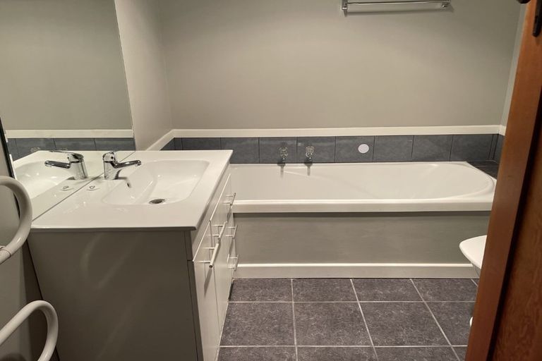 Photo of property in 334 Tay Street, Turnbull Thomson Park, Invercargill, 9810