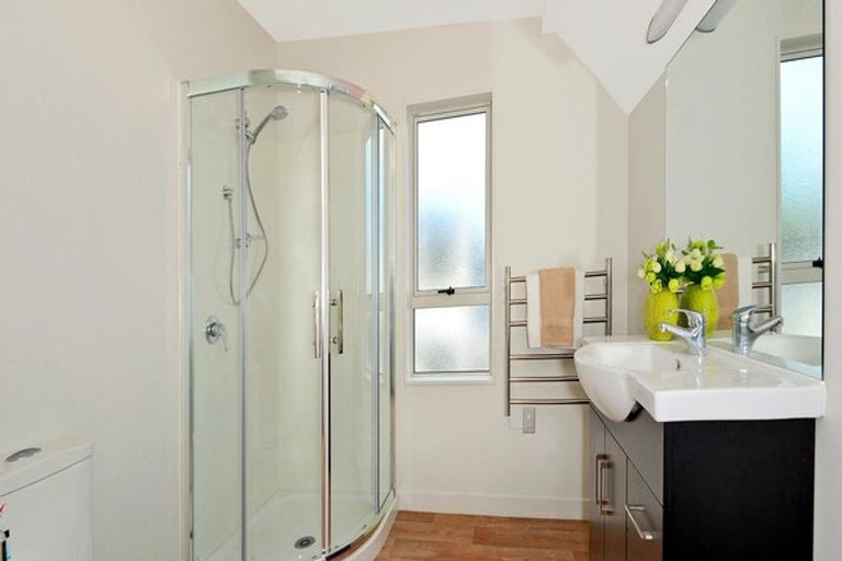 Photo of property in 14 Saffron Street, Birkdale, Auckland, 0626
