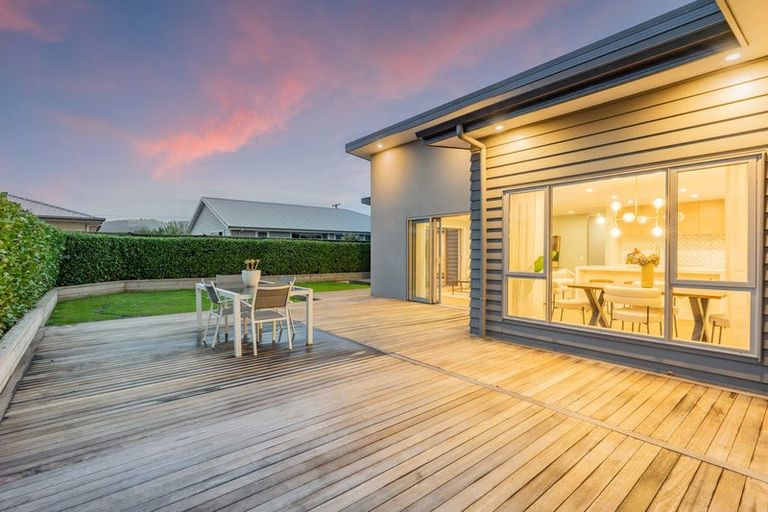 Photo of property in 18 Carrick Place, Mosgiel, 9024