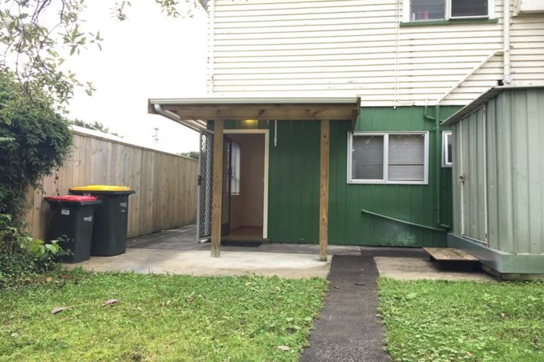 Photo of property in 132 Triangle Road, Massey, Auckland, 0614