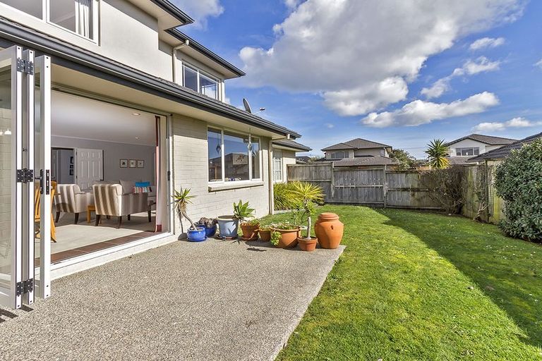 Photo of property in 16 Stornaway Drive, Flat Bush, Auckland, 2016