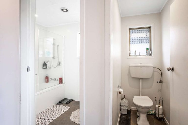 Photo of property in 33 Maratahu Street, Westown, New Plymouth, 4310