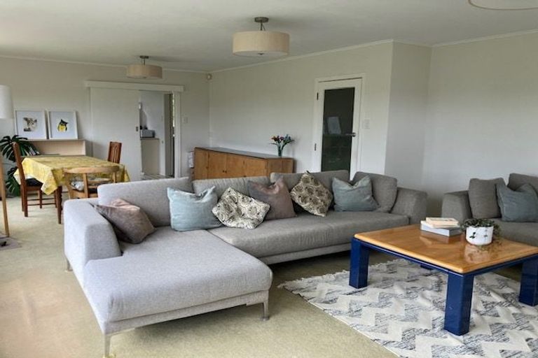 Photo of property in 48 Huntingdon Street, Northland, Wellington, 6012