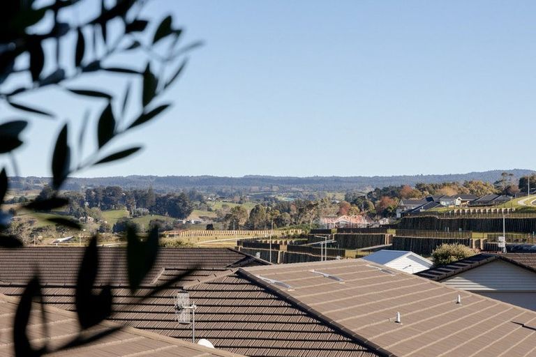 Photo of property in Waterview Estate, 70/4 Greystone Place, Omokoroa, 3114