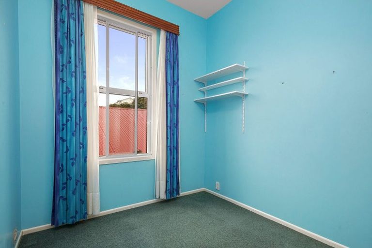 Photo of property in 9 Apuka Street, Brooklyn, Wellington, 6021