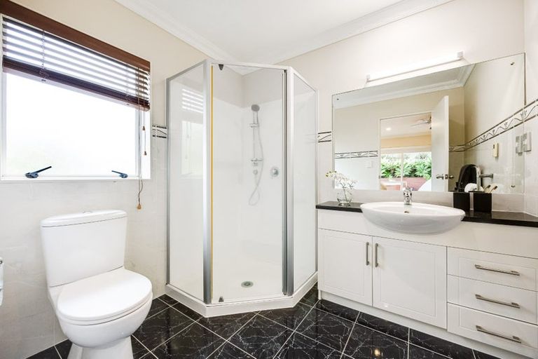 Photo of property in 54 Leafield Crescent, Henderson, Auckland, 0612