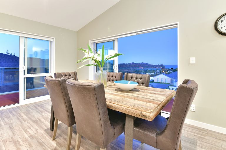 Photo of property in 12 Seaview Crescent, Hatfields Beach, Orewa, 0931