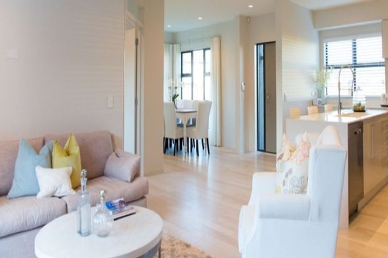 Photo of property in 1 Breton Road, Karaka, Papakura, 2113