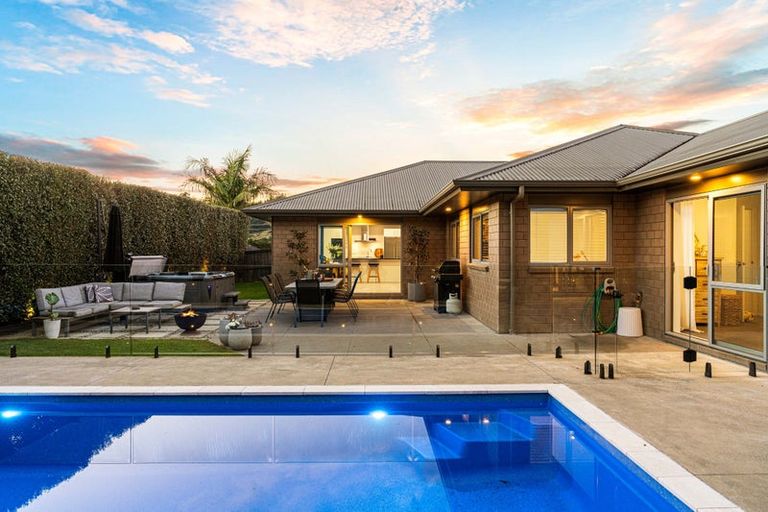 Photo of property in 14 Will Street, Huapai, Kumeu, 0810