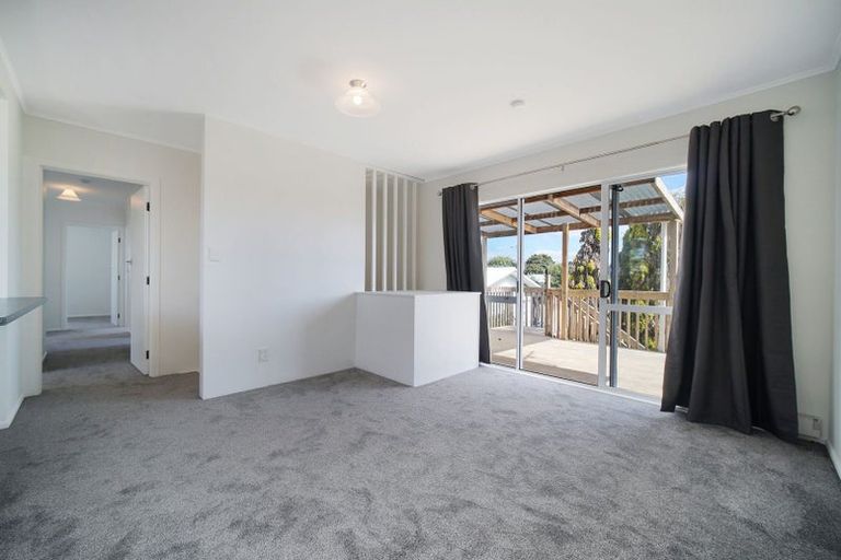 Photo of property in 19 Normandy Place, Henderson, Auckland, 0610