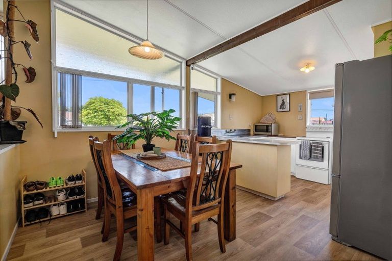 Photo of property in 6b York Street, Eltham, 4322